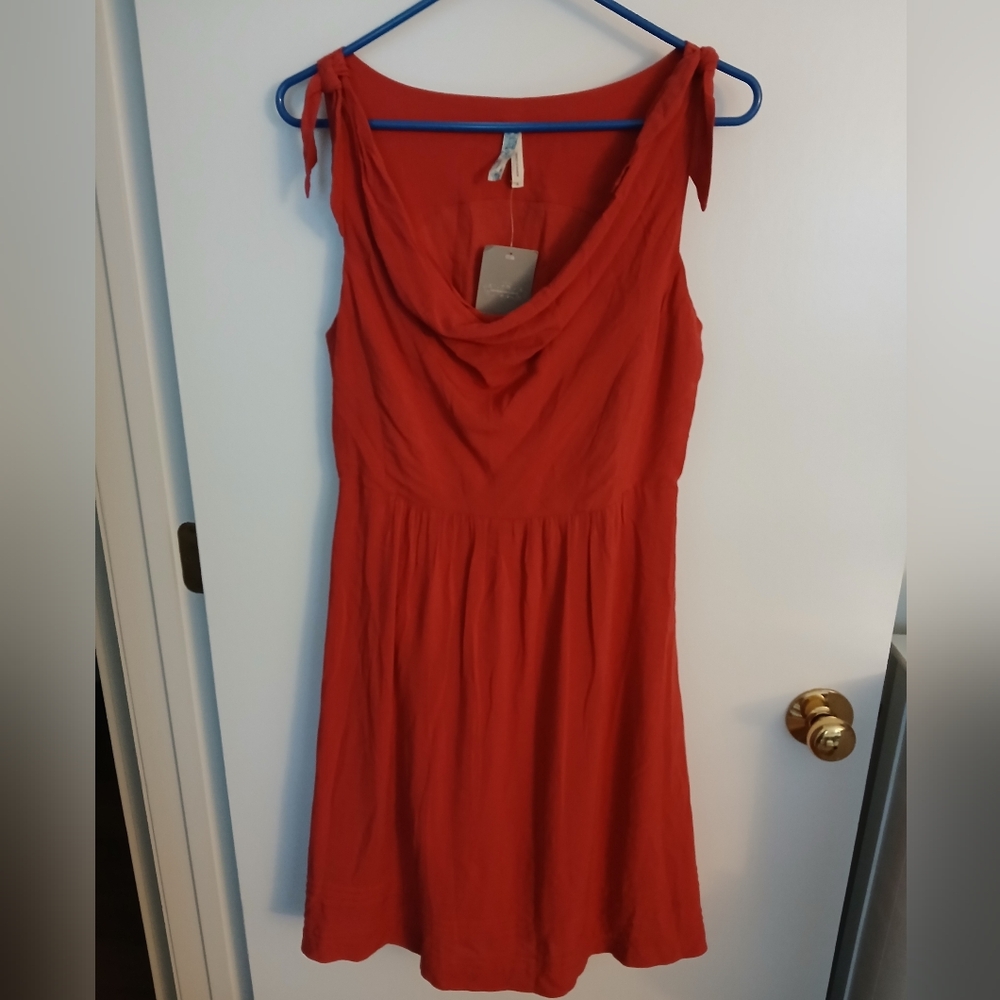 Maeve, Elegant Red/Rouge Sleeveless Dress. Size 6